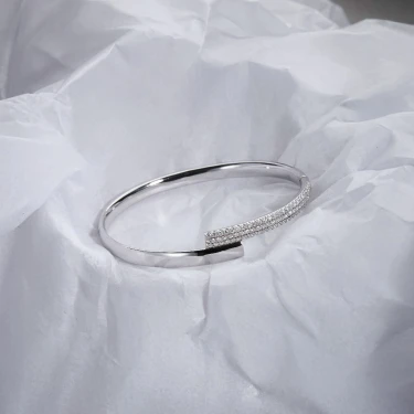 Verve Bangle, Large with Diamonds Image