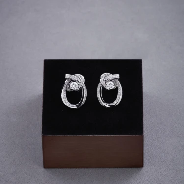 Infini Earrings Large with diamonds Image