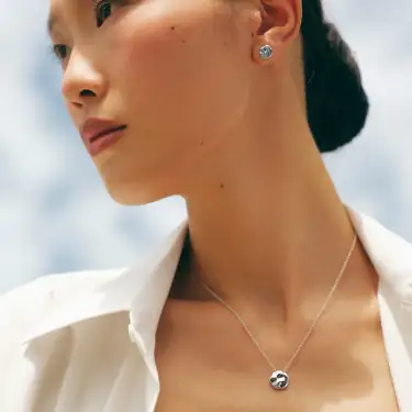 Wave Whisper Frost Necklace Image