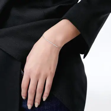 Timeless Bracelet, Lustrous Bar Image