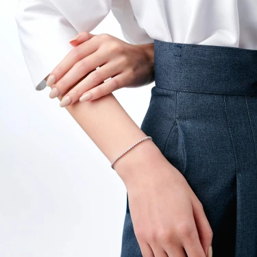 Timeless Bracelet , Infinite Line Medium Image