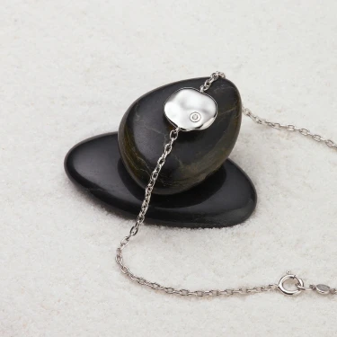 Wave Whisper Frost Bracelet Image