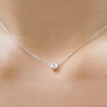Timeless Necklace, Ethereal Curve Sole Image