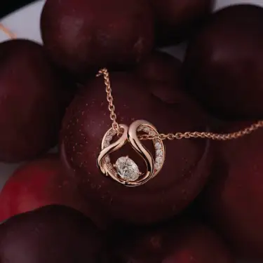 Infini Knot Necklace, Grand Image