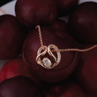 INFINI KNOT NECKLACE, GRAND Image