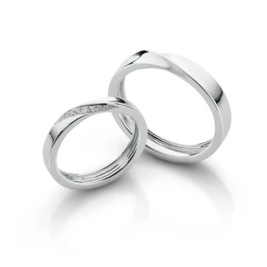 Craft Infinite Arc Band, with Diamonds Image